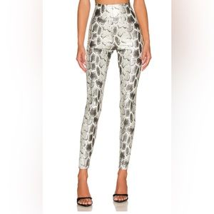 Commando Faux Leather Animal Legging in Fog Python- size Large